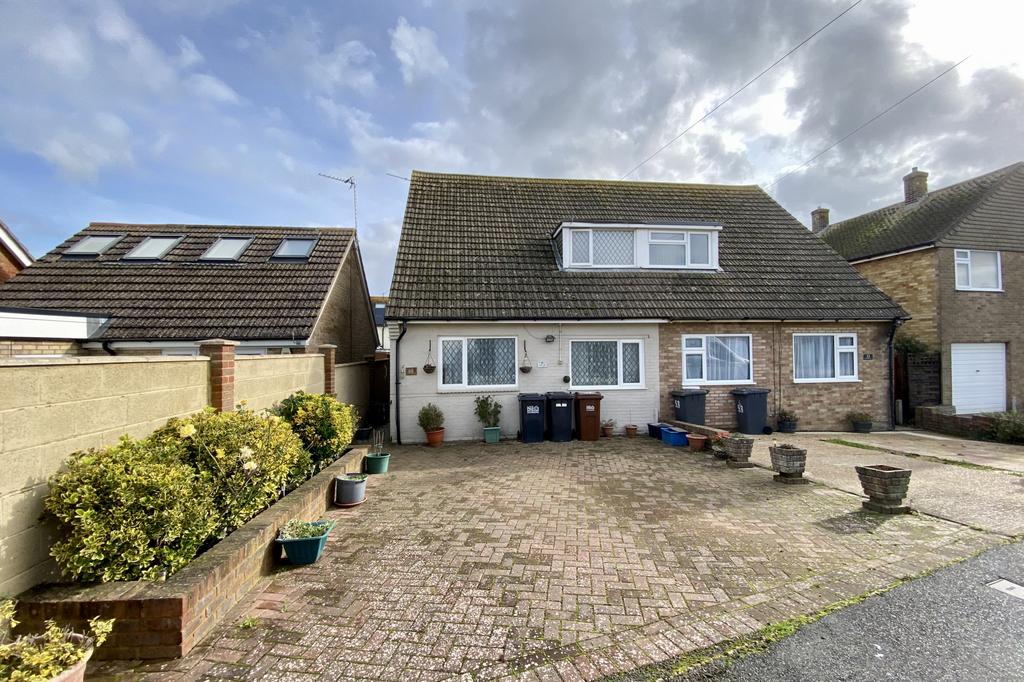 Westfield Close, Polegate, East... 3 bed semidetached house £320,000