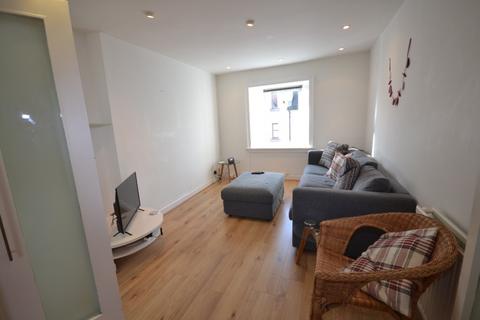 2 bedroom flat to rent, Waters Close, The Shore, Edinburgh, EH6