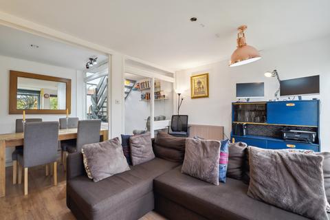 Flat 4, Bute Court, 30 Dirleton Drive, Glasgow, G41 3BQ