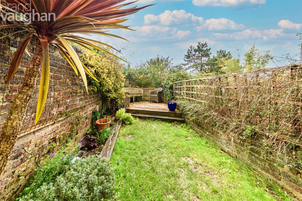 Albion Hill, Brighton, East Sussex, BN2 3 bed flat £425,000