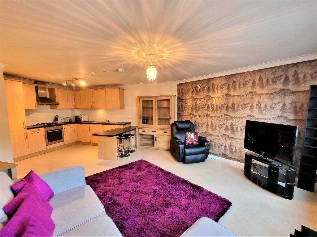 Grandholm crescent, Grandholm, Aberdeen, AB22 3 bed flat £1,100 pcm