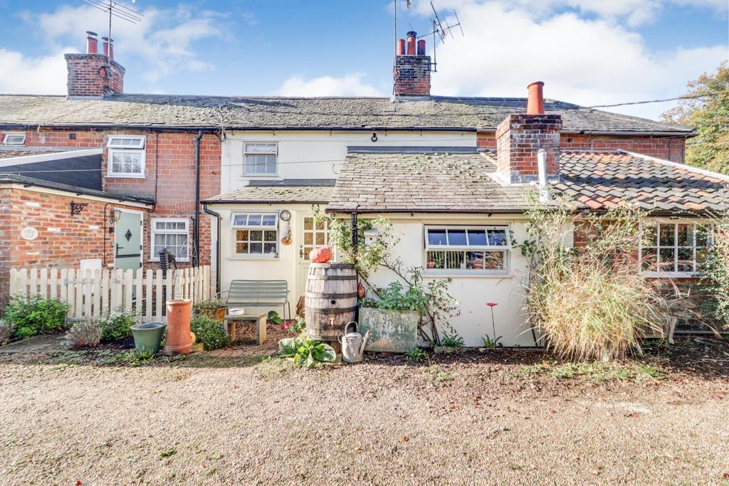 Stoneyard Cottages, High Street, Ufford, Woodbridge 2 bed cottage £