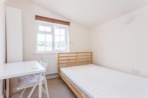 2 bedroom apartment to rent, Gawcott Road, Buckingham, MK18 1DR