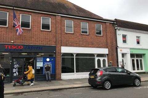 Retail property (high street) to rent, 34 South Street, Chichester, PO19 1EL