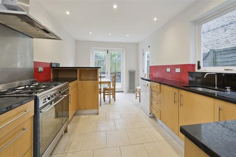 4 bedroom terraced house to rent, Shepherd's Bush W12 W12