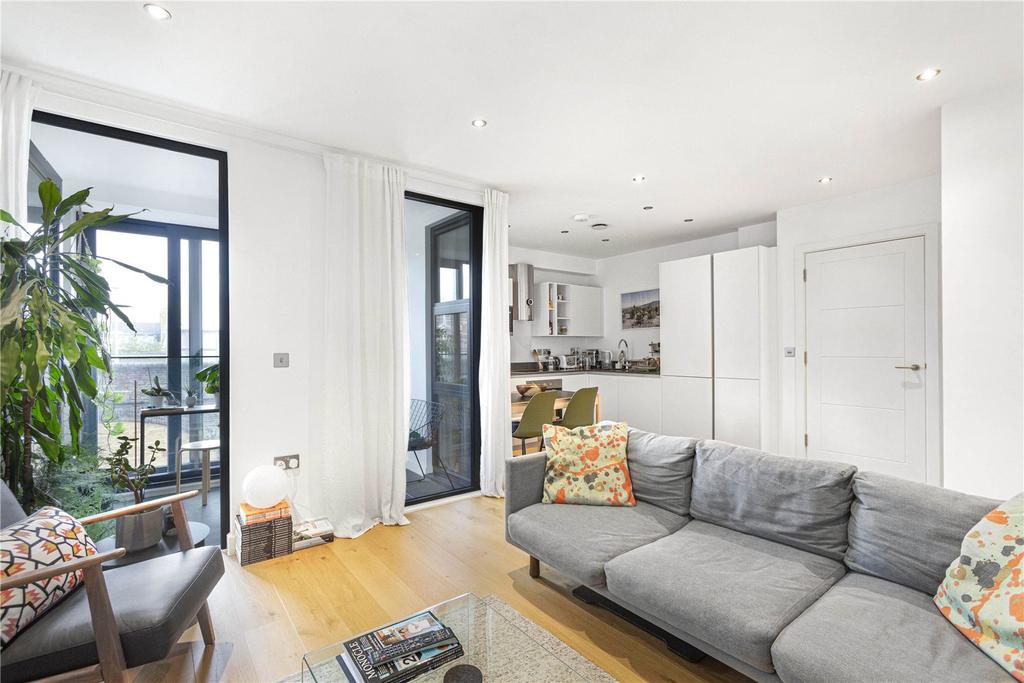 Esker Place, Cambridge Heath, London, E2 1 bed apartment £2,100 pcm (£485 pw)
