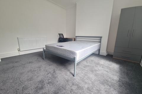 undefined, Ash Road, Leeds