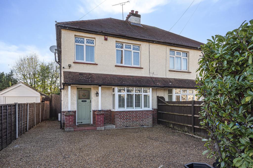 Virginia Water, Surrey, GU25 3 bed semidetached house to rent £2,250