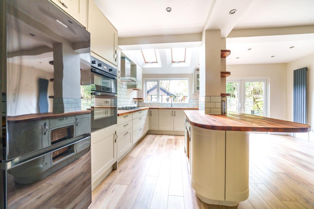 Virginia Water, Surrey, GU25 3 bed semidetached house to rent £2,150