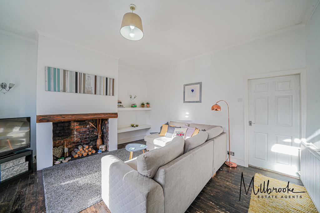 Leigh Road, Boothstown, Manchester, M28 2 bed terraced house £210,000