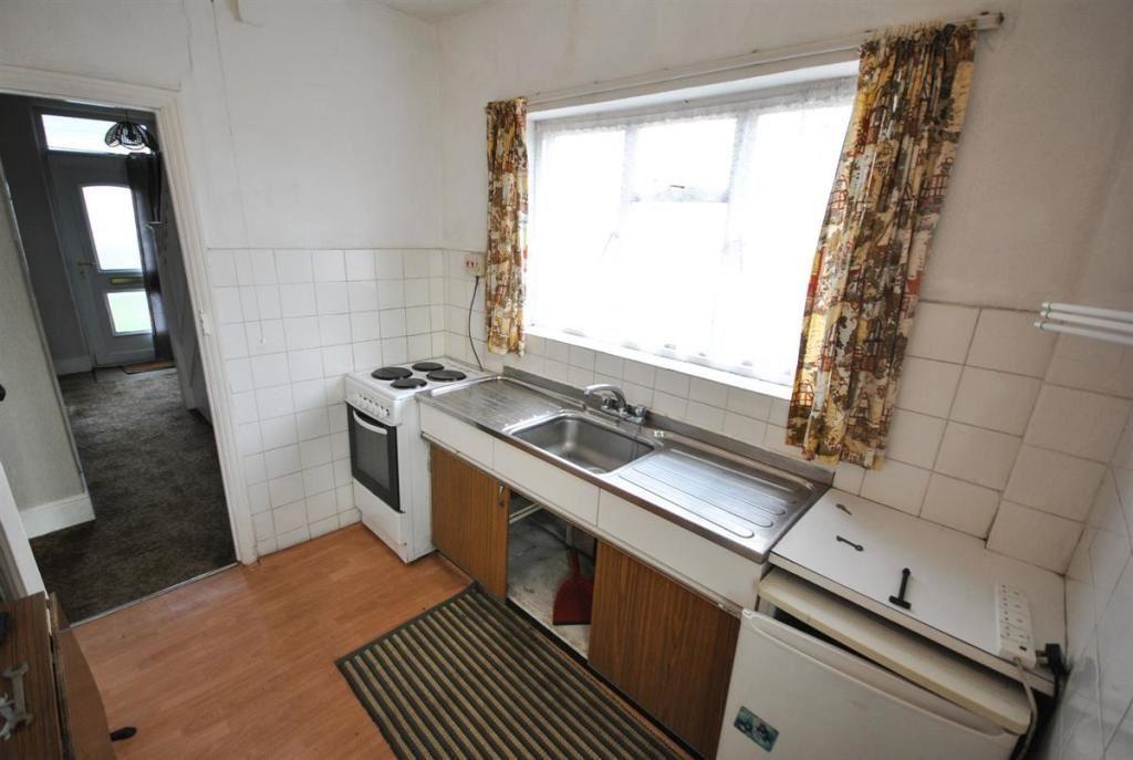 Kingsway, St. Bristol, Somerset, BS5 8NT 3 bed semidetached