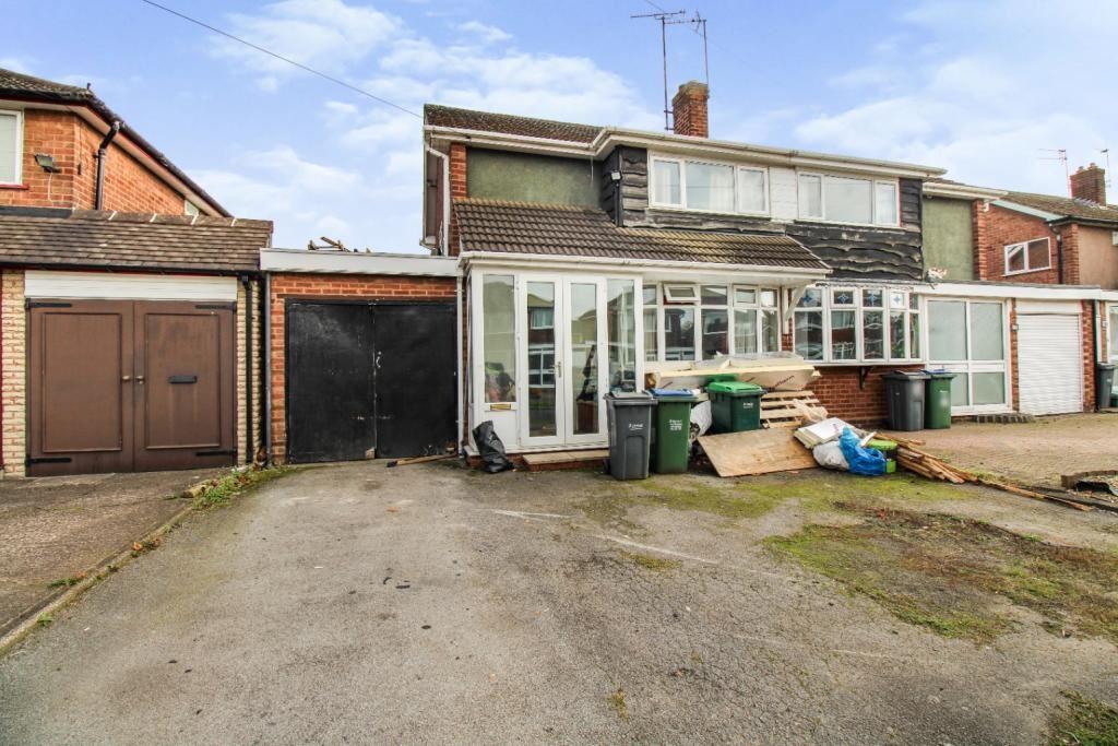 Theodore Close, Oldbury, West... 3 bed semidetached house £170,000