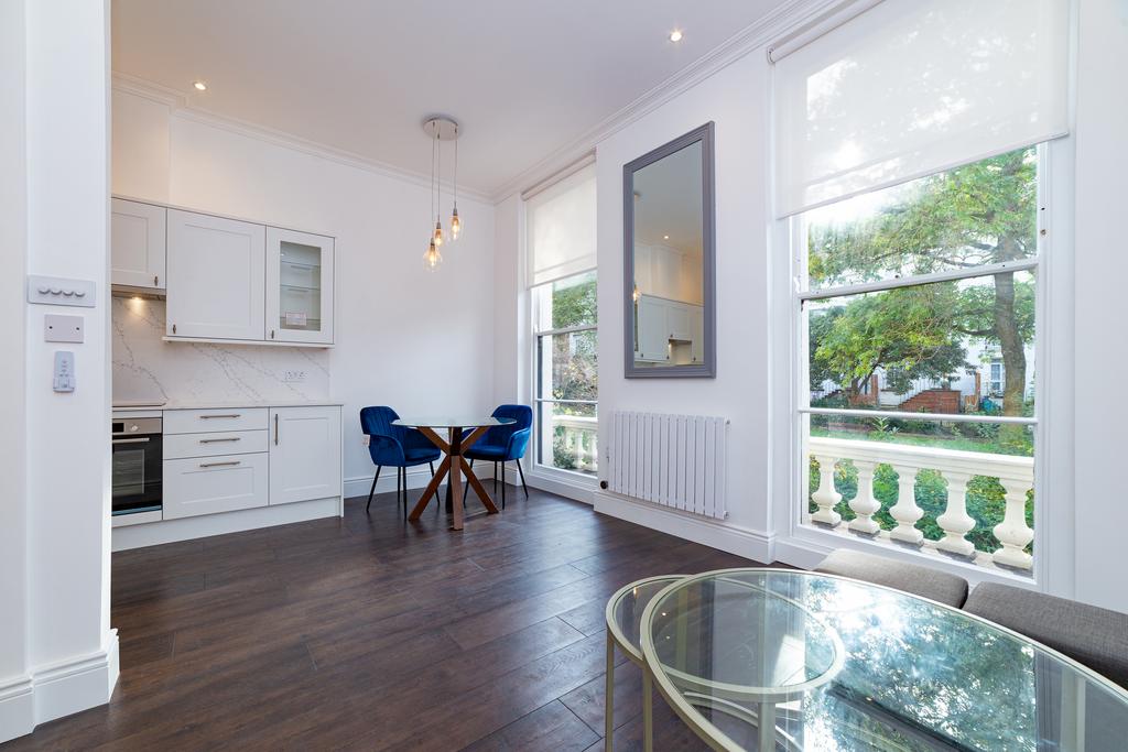 Bristol Gardens, London W9 1 bed apartment £2,275 pcm (£525 pw)