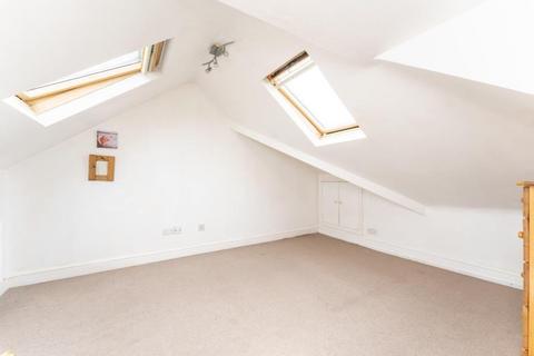 9 Claremont Road, London, W13 0DE