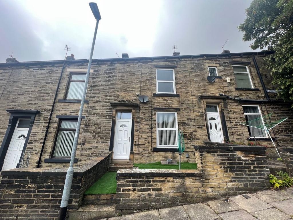 Claremount Terrace, Halifax HX3 2 bed terraced house to rent £625 pcm