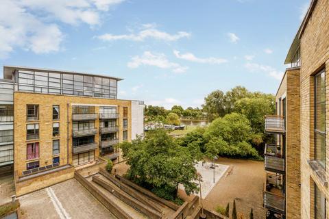 undefined, Ferry Lane, Brentford