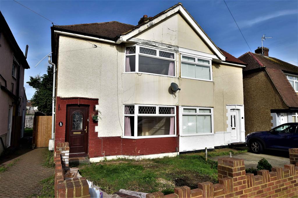 Hamilton Road, Feltham, Middlesex, TW13 2 bed semidetached house £