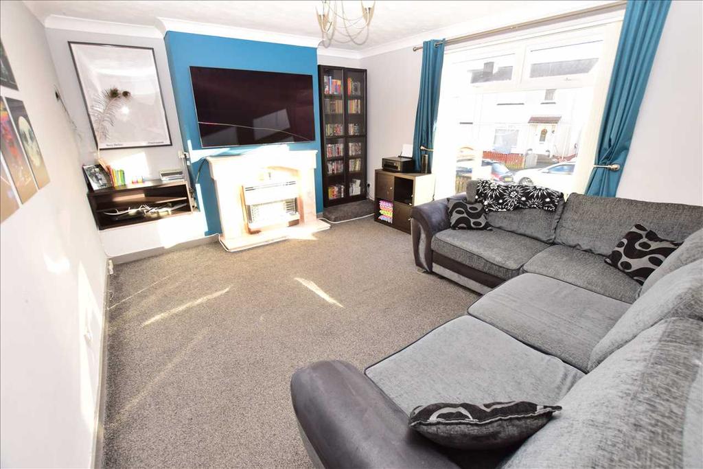 Knowe Crescent, Newarthill 3 bed semidetached house £115,000