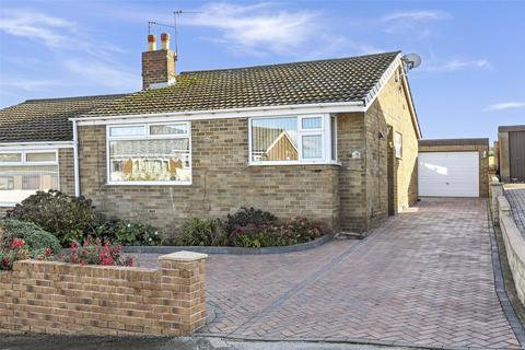 2 bedroom bungalow for sale - Pippins Green Avenue, Kirkhamgate, Wakefield, West Yorkshire, WF2