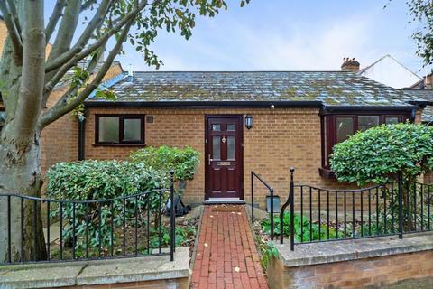 Oxford Road - 1 bedroom bungalow for sale