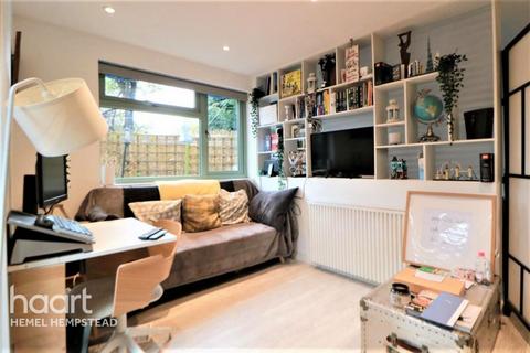 undefined, Kennel Cottages, Hemel hempstead