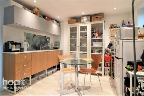 undefined, Kennel Cottages, Hemel hempstead