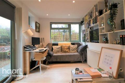 undefined, Kennel Cottages, Hemel hempstead