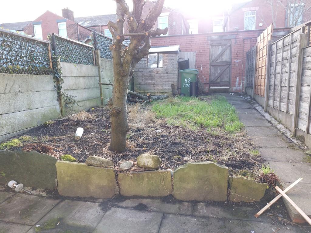 Garden ar Rear