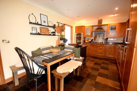 1 Andrews Close, Tondu, Bridgend, CF32 9EQ
