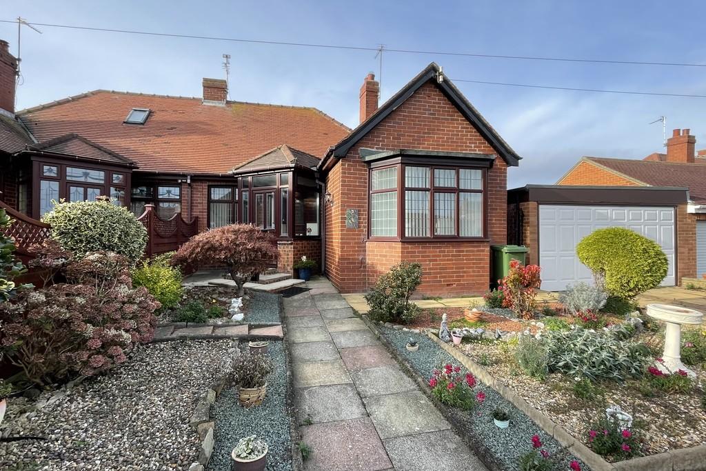 Dudley Avenue, Fulwell 2 bed semidetached bungalow for sale £299,950
