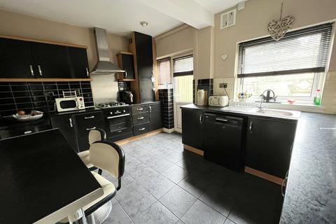 4 bedroom semi-detached house for sale - Colebrook Road, Shirley