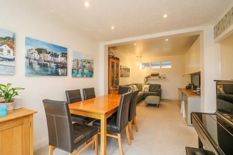 5 Broadlands Road, Hockley, SS5 5DT