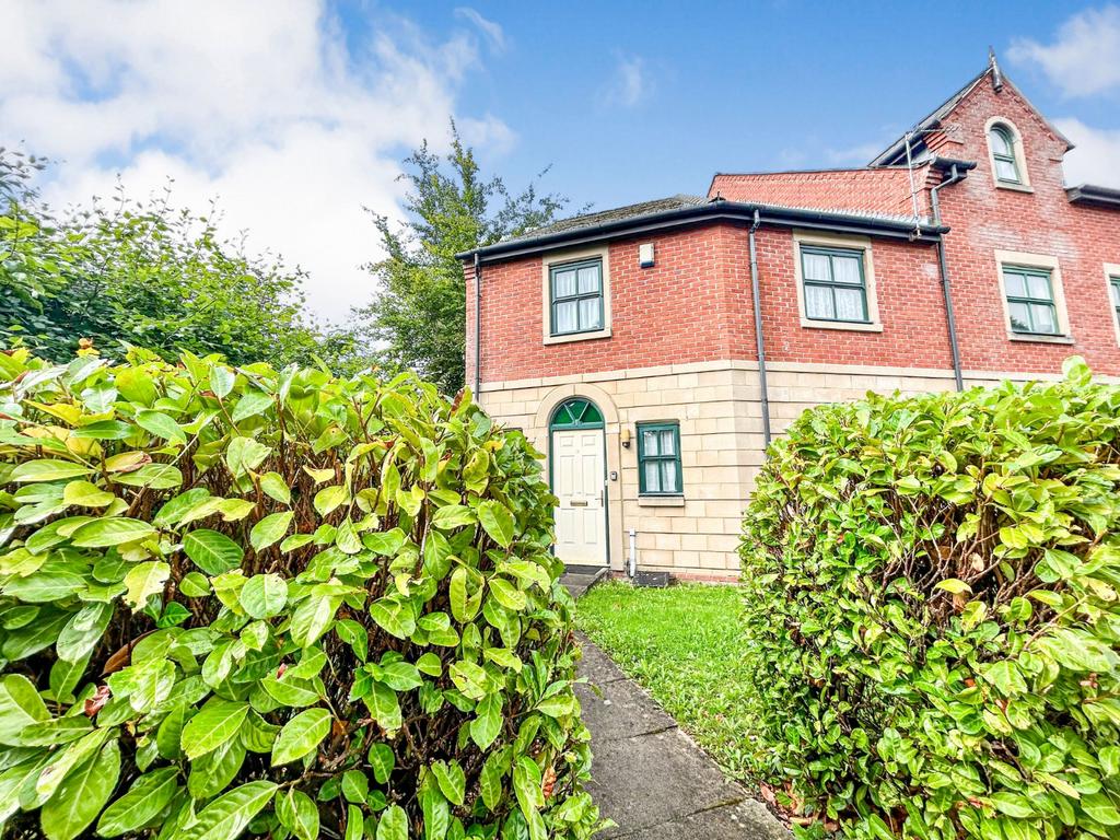 Hadfield Close, Manchester, Greater Manchester, M14 4 bed end of