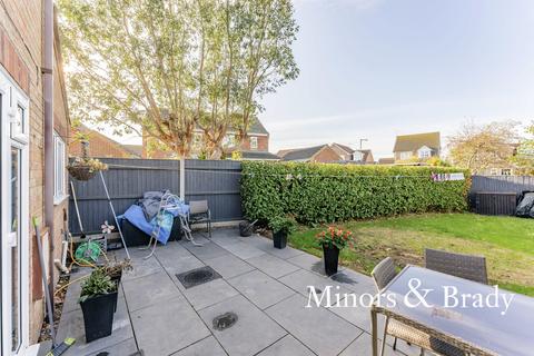 3 bedroom end of terrace house for sale - Swift Close, Carlton Colville