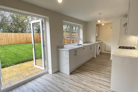 3 bedroom detached house to rent, Moon Avenue, Hugglescote
