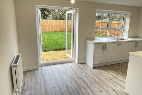 3 bedroom detached house to rent, Moon Avenue, Hugglescote