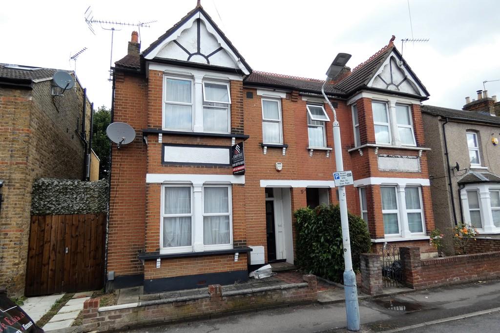 Bellclose Road, West Drayton 1 bed in a house share £675 pcm (£156 pw)