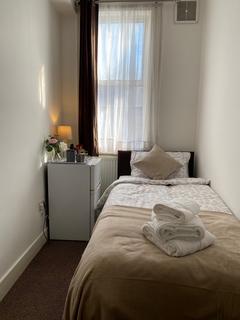 1 bedroom in a house share to rent, Bellclose Road, West Drayton