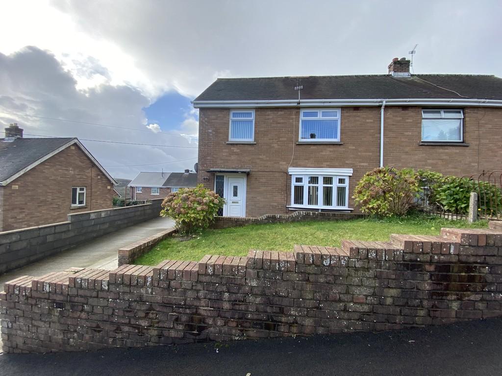 Ffordd Aneurin, Pontyberem, Llanelli 3 bed semidetached house for sale