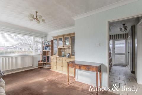 2 bedroom detached bungalow for sale - Paston Drive, Caister-on-sea
