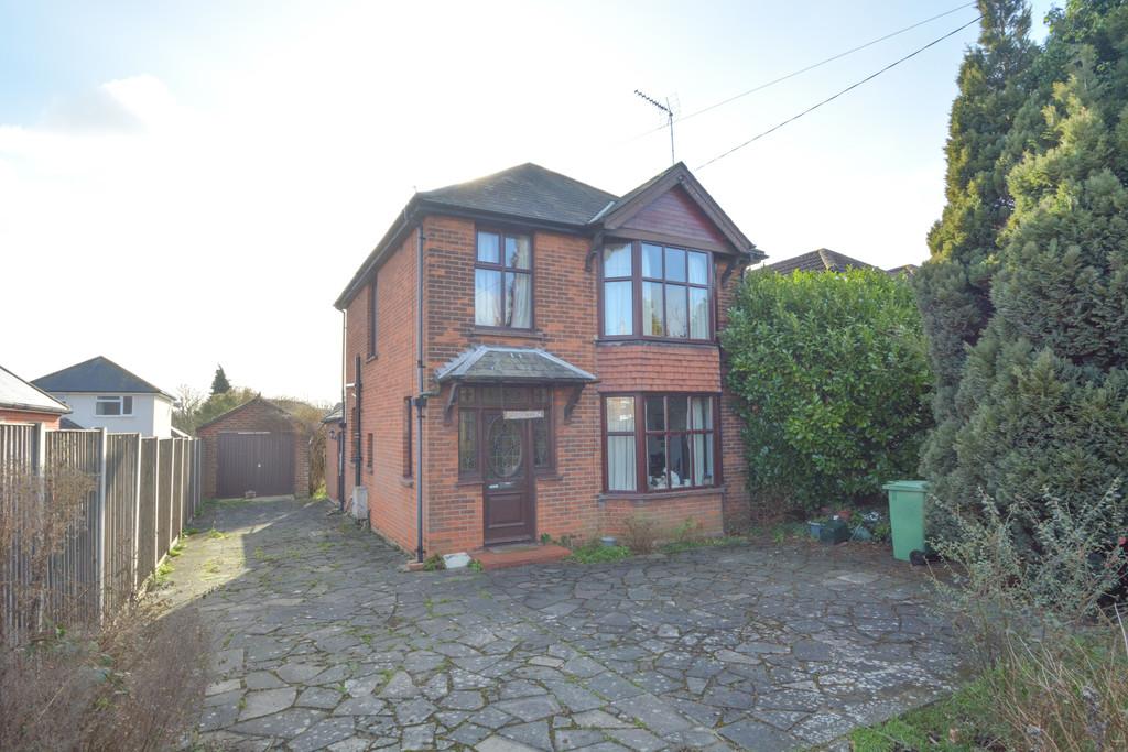 Hatfield Road, Witham, CM8 1EF 3 bed detached house for sale £775,000