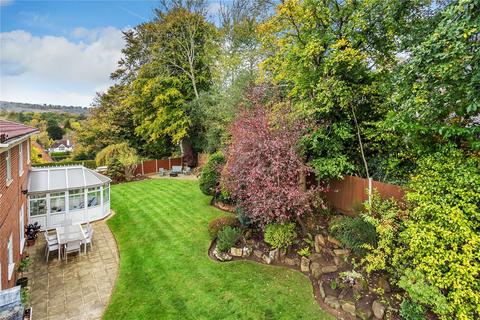 4 bedroom detached house for sale - West Hill Bank, Oxted, Surrey, RH8