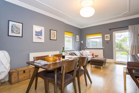 Flat 1, 10 Archer Road, Penarth, CF64 3LS