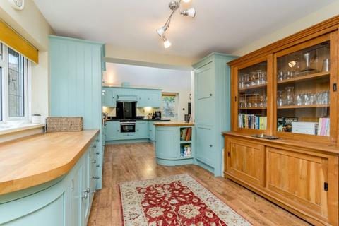 2 bedroom chalet for sale - Chestnuts Close, Lindfield, West Sussex