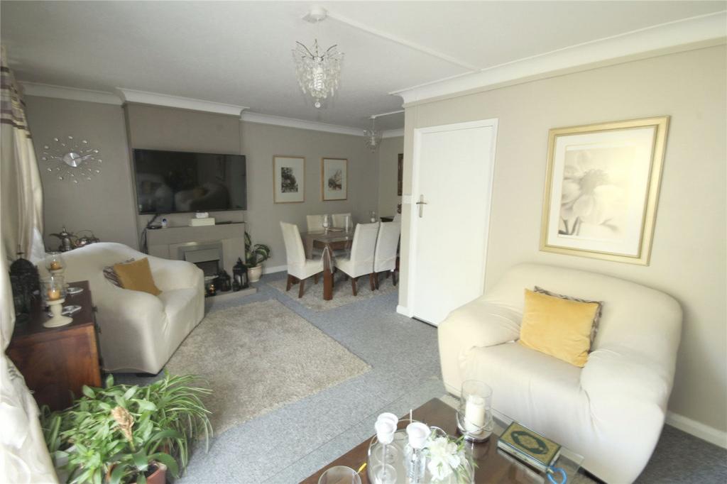 Lyndhurst Avenue, Mill Hill, London, NW7 3 bed semidetached house £