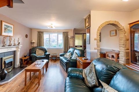 3 bedroom semi-detached house for sale - Westbourne Close, Retford