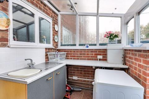 3 bedroom semi-detached house for sale - Westbourne Close, Retford