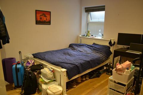 5 bedroom flat to rent, Hoyle Road, Tooting, London, SW17 0RS