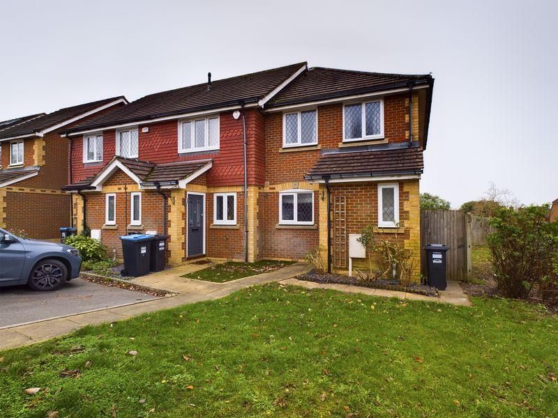 CATERHAM ON THE HILL 3 bed end of terrace house £1,500 pcm (£346 pw)