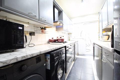 3 bedroom terraced house for sale - Runley Road, Luton